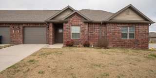 Charming 2 bedroom/2 bathroom in Pea Ridge! Gallery 1