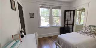 20 Dufferin St Gallery 44