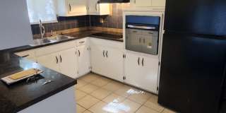 Very nice home located in the Eisenhower Village! NO PETS! Gallery 7