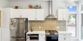 135 Cedar Street unit: 105 Gallery 15