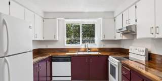 Gladstone 3BD/2BA Home with Large Yard, Shop, & 2 Car Garage Gallery 17