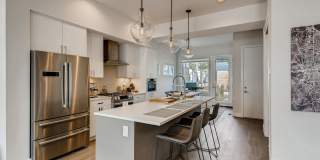 Contemporary Townhome with Rooftop Deck-Flatiron Views Gallery 11