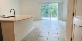 Modern 3 Bed / 2.5 Bath Townhome – Move-In Ready Gallery 7