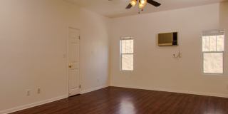 Garfield Avenue Apartments Gallery 7