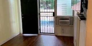 Kon Tiki - Studio Unit - Electric, Water & Sewer included - Avail now! Gallery 4