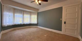 Fabulous Bankers Hill location 3 Bedroom Top-floor duplex unit Gallery 29