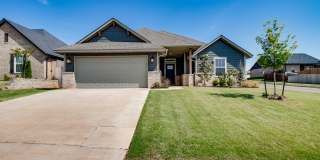 3 Bedroom, 2 Bath, 2 Car Garage - Edmond Gallery 1