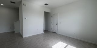 4402 Longwood Lake Square Gallery 9