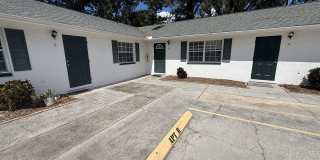 Unit B: 2BR 1BA with Vaulted Ceilings and Private Backyard, Clearwater Gallery 1