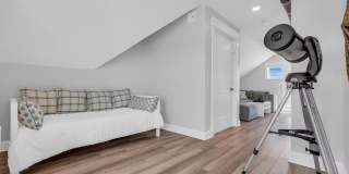 13 5th Avenue Gallery 20