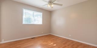 6847 Hawthorne Lane Gallery 9