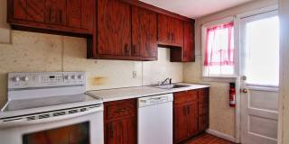 2BD/1BA East End Townhome!! Gallery 6