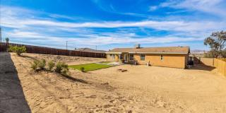 29 Palms home in great neighborhood! Gallery 35