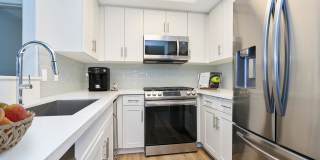 Summit At Warner Center Gallery 80