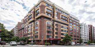 Logan Circle Studio Apartment Available Now! Washer/Dryer In Unit Gallery 1