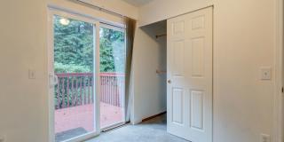 3 Bedroom, 2.5 Bath Condo in Madrona Heights - Water/Sewer/Garbage included! Gallery 13