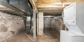Charming Renovated 2 Bedroom Bungalow Gallery 27