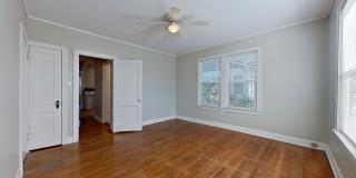 Cozy Upstairs Retreat in Prime San Marco Location! Gallery 13