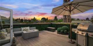 Stunning 2 Bed 3 Bath Home in Queen Anne Gallery 4