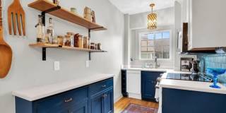 309 North Prairie Street Gallery 5