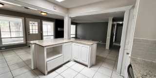 Amazing 4/2.5 in Prime Location! Minutes from Texas Tech and Hospitals! Gallery 17