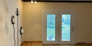 3 Bedrooms One Floor Ranch House with 2 car attached garage in Lyndhurst Gallery 10