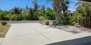 Annual Unfurnished Home with whole House Generator! 3 Bedroom, 2 Bath Home with Bonus Room off of 3rd Bedroom – with a Location to the South Venice Beach Ferry and Boat ramp neighborhood providing an optional Membership! Gallery 27