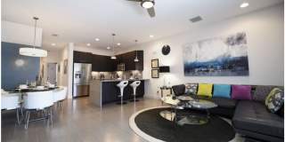 Modern Townhome in quiet neighborhood: 3BR, Pool & Near Disney Gallery 13