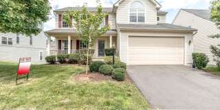 8004 TOWERING OAK Way Gallery 1