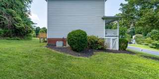 3 Bedroom || 2.5 Bathroom Home with Basement Gallery 9