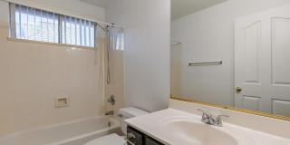 12471 W Holly Street Gallery 36