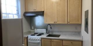 Fully Updated Studio ~Great Location near Campus~ North-Side Berkeley Gallery 5