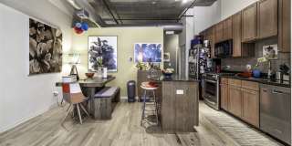 758 N Larrabee Street Gallery 7
