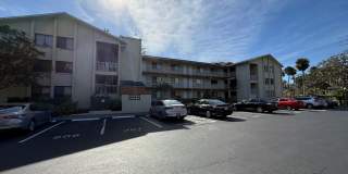 Spacious 2 bedroom 2 bathroom condo in gated community Gallery 4