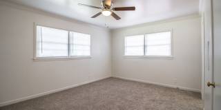 Centrally Located 3 Bedroom 2 Bathroom house! Gallery 16