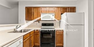 Gorgeous Condo with Washer/Dryer and Central AC Gallery 10