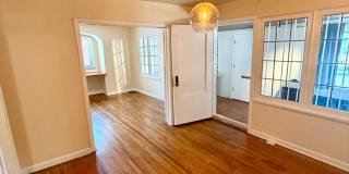 Bungalow/Office 2 Bedroom 2 Bath Gallery 5