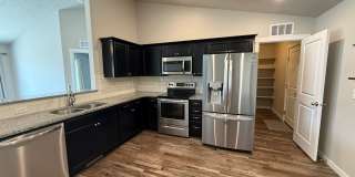 Beautiful 3 Bedroom, 2 Bath Home Near Lake Lowell Gallery 4