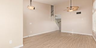 1913 W SPRINGFIELD Way Gallery 4