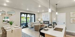 Luxury Townhome for Lease at the Courtyards at Hidden Crest - 7013 NE 132nd Way Gallery 13