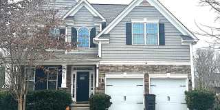 !!!!Spacious and Charming 5BR 3.5BA Home w/ Beautiful Kitchen • Fenced Yard in Charlotte Gallery 1