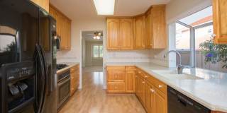 Lovely 3+BR Single-Story Carlsbad Home With AC & Skylights!! Gallery 5