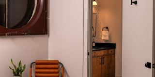 612 W 8th Avenue Gallery 30