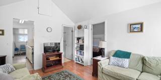 Cozy 1-Bedroom Rental – All Utilities Included! (Furnished) Gallery 6