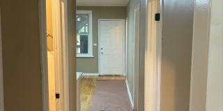 Charming and cozy 1st floor 2.5 bedroom. 1 bath Gallery 12