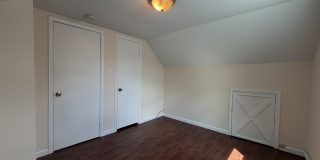 1037 Chipperfield Drive Gallery 28