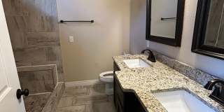 Private Treehouse Views - 3 Bed 2 Bath Home on Cul de sac in Bella Vista! Gallery 11