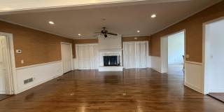 115 Adams Avenue Gallery 24