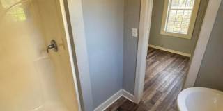 Great 1 bed 1 bath duplex in North Springfield. Remodeled Gallery 9