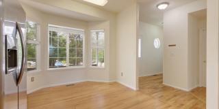 Westside Gem with Mountain Views, Hardwood Floors & AC! Gallery 10